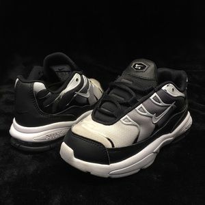 Little Air Max Plus in Black/White for Toddlers